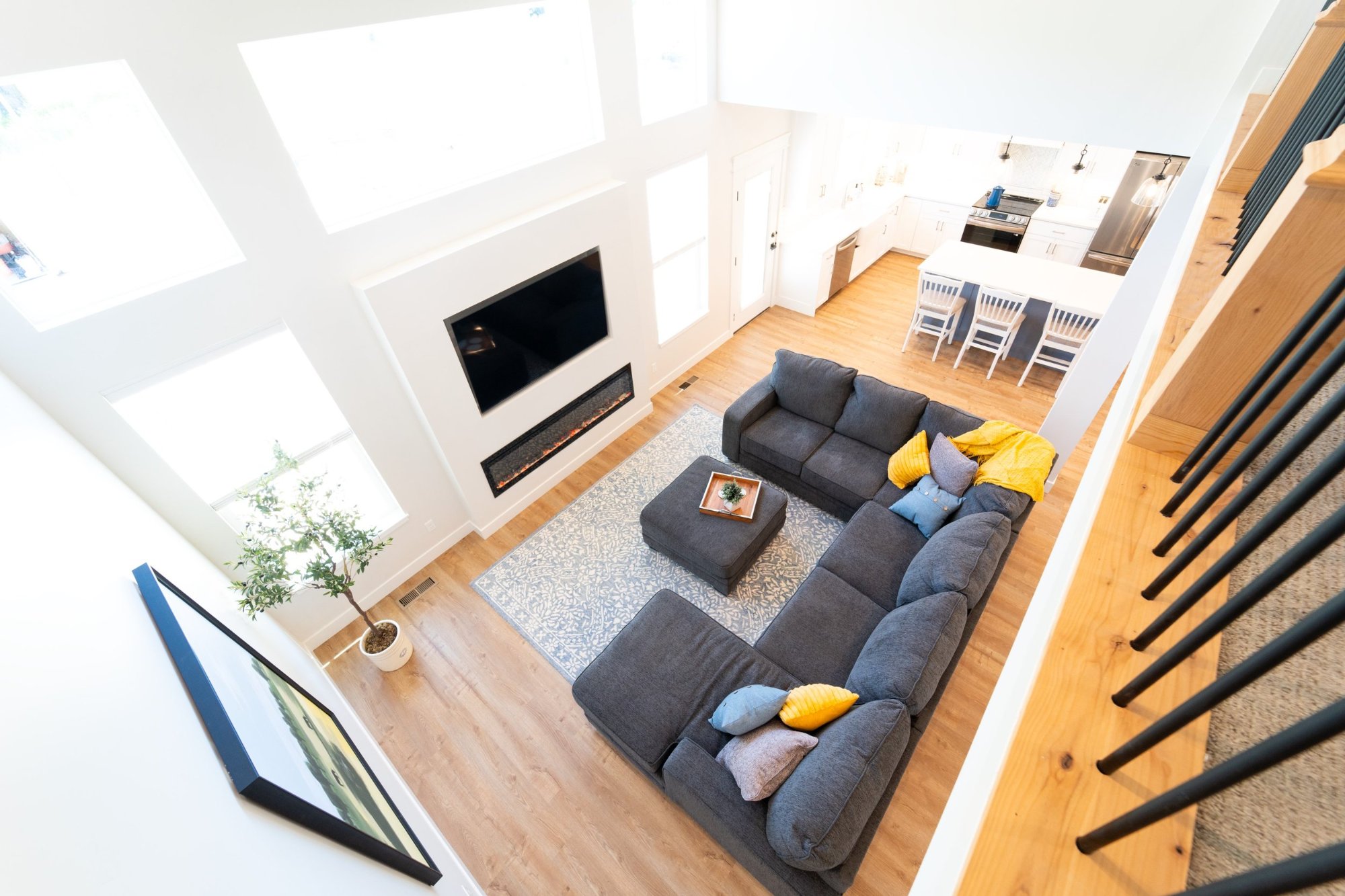 Spacious living room with fireplace
